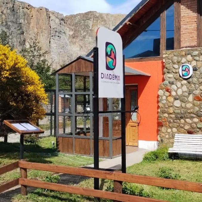 Hotel Lunajuim El Chalten Eksteriør bilde